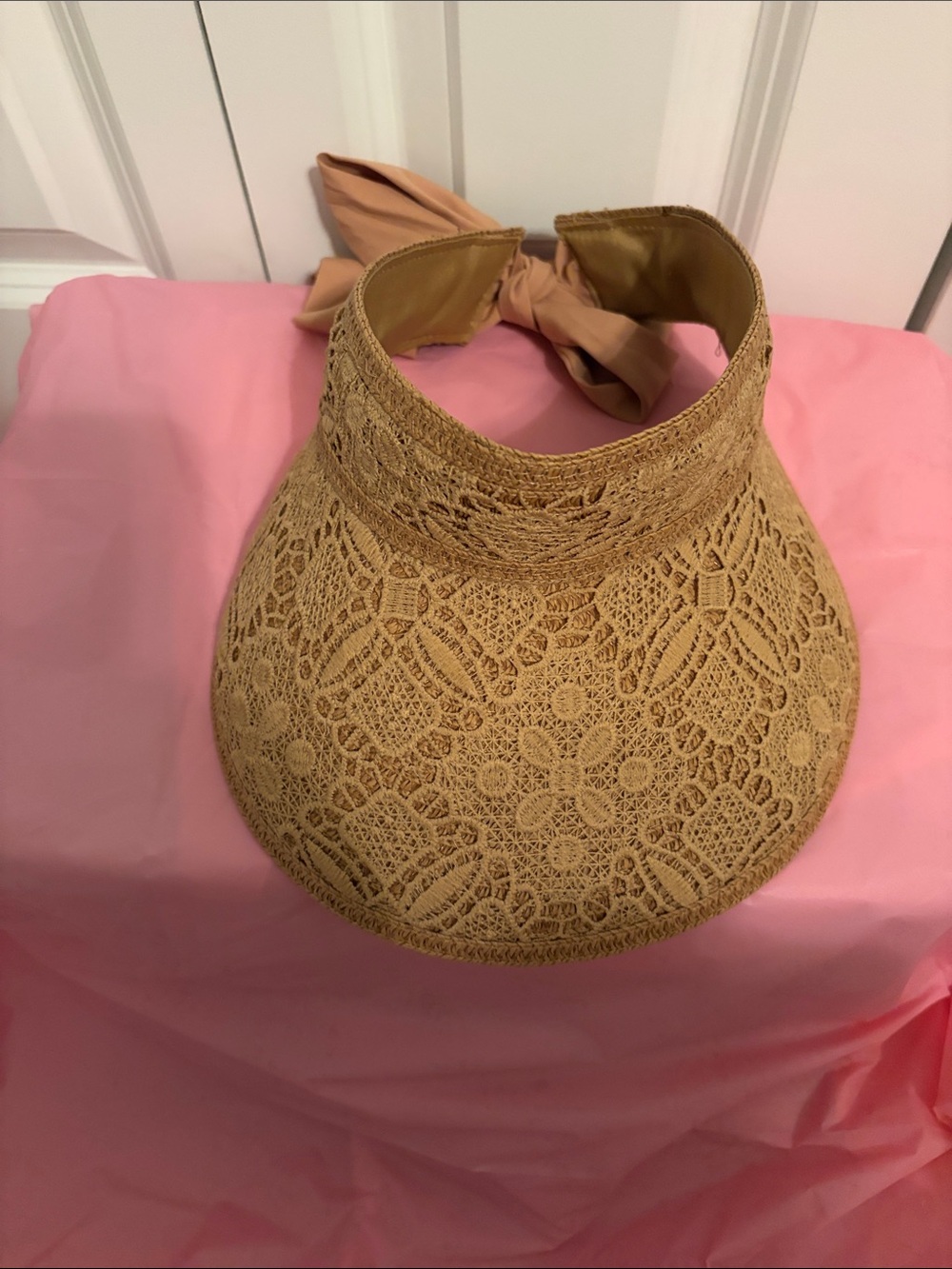 Lace-Texture Tan Sun Visor with Bow Back